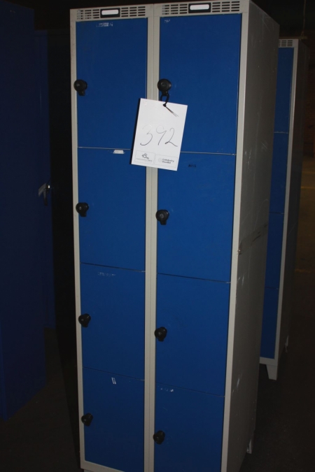 8-room lockers