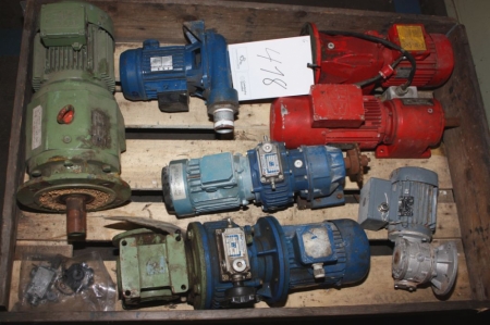 Pallet with  electrical engines / gear motors