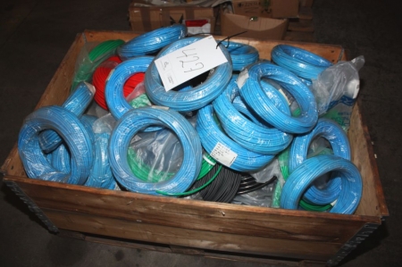 Pallet with various air hoses