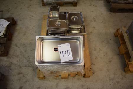 Pallet with div. Inserts for buffet