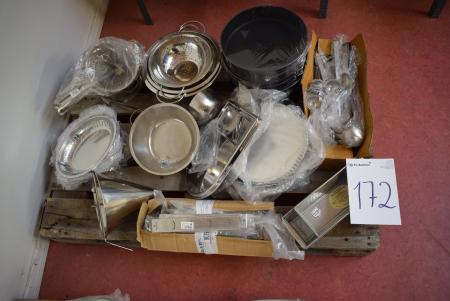 Pallet with dishes, bowls, ladles, molds, etc.