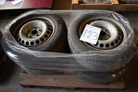 4 tires with wheels mIchelin 295/60 / R16 C