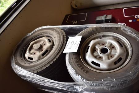 215 / 95R16C 6 pcs tires with rims.