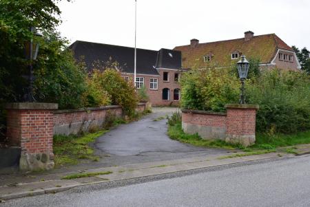 Auction of property of 1,778 sqm. The right to withdraw auction property on the property matr. 1 dc Dybvad Hgd., Skæve, situated Ildskovvej 19, 9352 Dybvad, sold to highest bidder