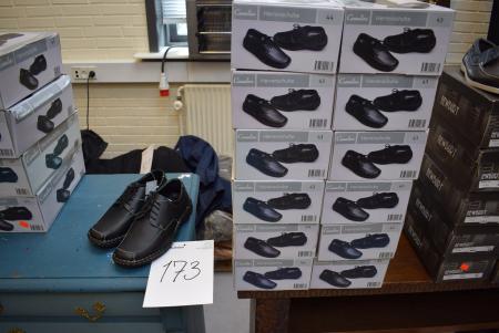 12 pairs of men's leather shoes, 41-44.