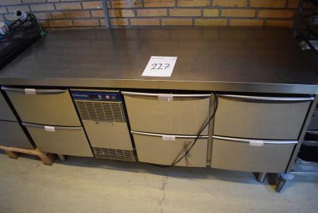 Refrigerated display case on wheels. 6 drawers, stainless steel 70 x 176 cm, marked. Electrolux