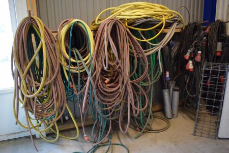 Lot div. Water hoses + cables