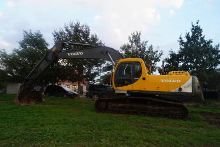 Volvo EC24OLC 24 tons excavator Year 2000. The watch has been changed.
