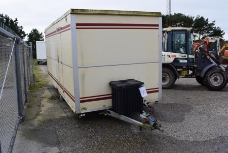 Trailer with lunch room, bath and changing room. Reg. No. AC91309