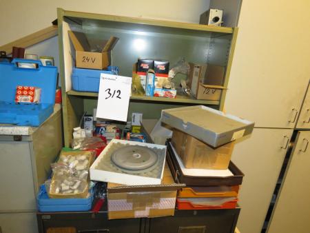 Contents on closet, among other things, cutters. Diamond straps, fuses and pears. With more.