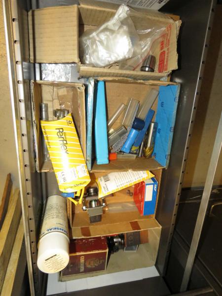 Content in drawer of cutting tools, and more. Including drawer cabinet can be picked up at the end of the delivery.