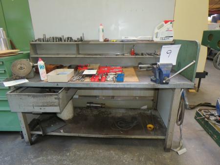 File bench with screwdriver. 200x88x90 cm with contents in drawer and under table.