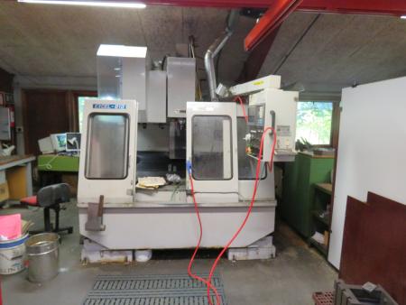 Excel 810 Vertical milling center U-1 spindle speed 4000 rpm and u-2 6000 Rpm travel X-810 mm Y = 510 and Z = 560 mm with Fanuc OM control. Year 1990.