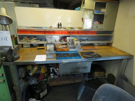 File bench with screwdriver with contents under table 200x80x120