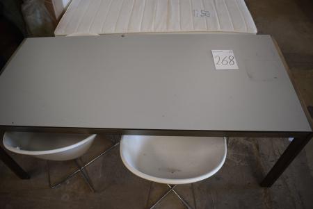 Spisebord 90 x 200 cm + 4 stk. plast stole