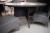 Spisebord Ø150 cm, metal + 6 stk. flet stole, høj ryg med hynder