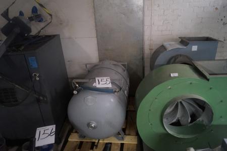 Compressor GA10 Atlas copco. On 272 liters. Including 2 fan cyclones CO2