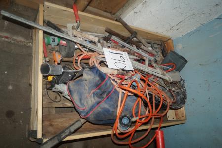 Various screwdrivers fall fuse and gas burner