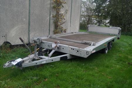 Machine trailer length 500 x width 200 cm. With pull waist.