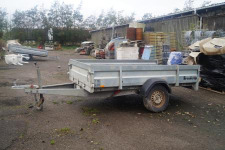 Brenderup trailer with crooked tire. Total 750 load 475. missing backstop. Light works.