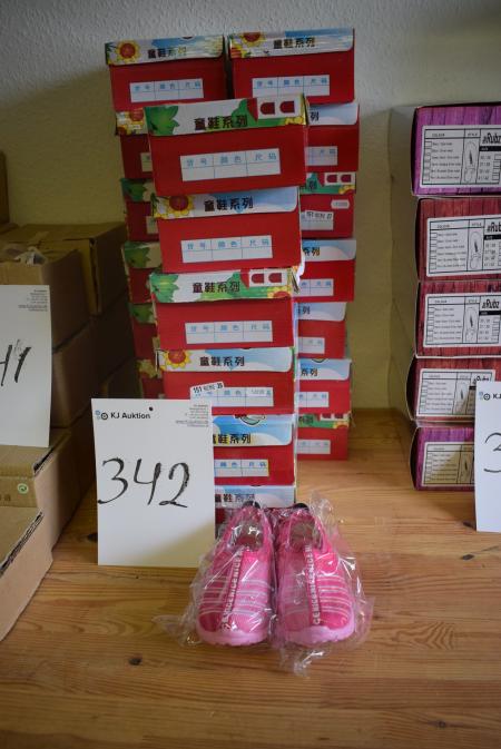20 pairs of children's tennis shoes