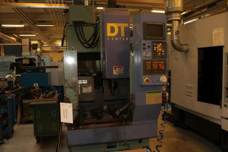 CNC-Fräsmaschine DT-Center Typ DTC-182 Jahrgang 1990 Fanuc O-mate M Management mit BT-30 Werkzeuge X = 350 mm Y = 250 mm Z = 350 mm