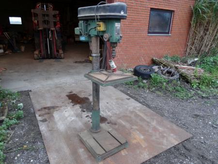 Drill press. Contimac, 12 Speed. 400 volts. Year: 1997 (Can be tested on the viewing day)