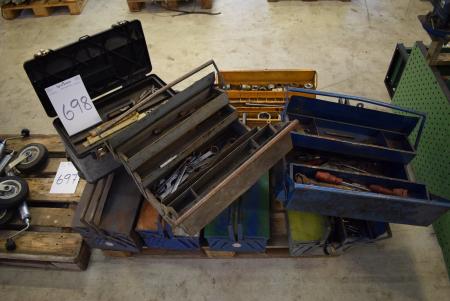 8 pcs. toolboxes with assorted content, spanners, tops, ratchets, screwdrivers, etc.