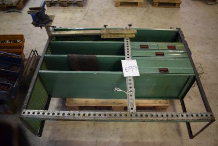 Bilreol with drawers L 160 x H 150 x D 47 cm with vice
