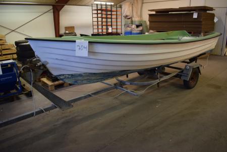 15 foot boat, maximum motor size. 10 HP Diesel without registration certificate