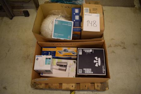 2 boxes of div. Lamps. Unused