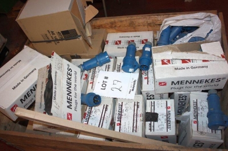 Pallet with electrical connectors, blue, 16 Amp, type 193A, male/female connectors