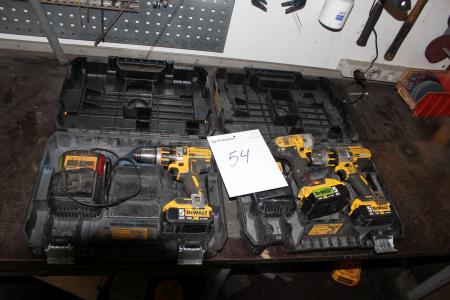 3 pcs Dewalt AKKU Drill / screwdriver incl. Charger and battery tested ok.