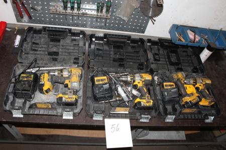 5 pcs Dewalt Drill / screwdriver Including Battery and 3 chargers tested ok.