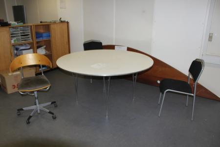 Round table, Fritz Hansen with damage under table, 145 cm