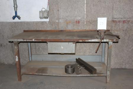 File bench with screwdriver 200x80 cm