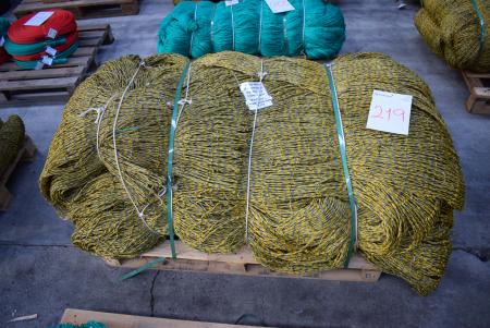 Pallet with yellow net HDPE Mesh size. 100 x 100, 3.5 mm 167 kg
