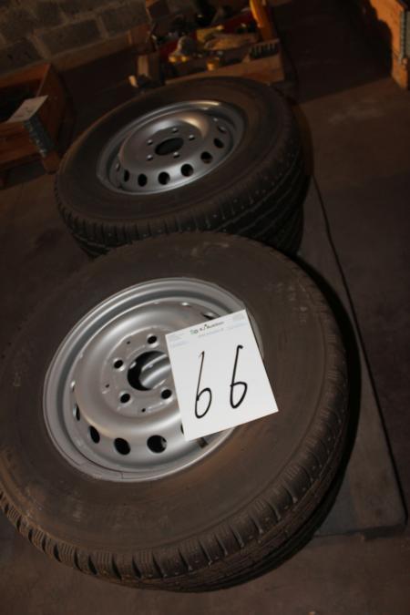 4 pcs winter tires with rim bolt spacing 80 mm 5 hole. 225 / 70-15.