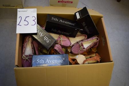 20 pair of shoes mixed size