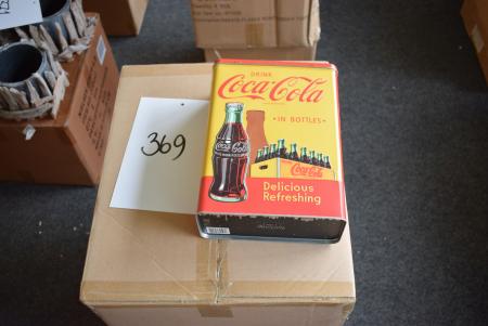 16 Coca cola dåser, 28 cm