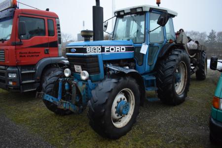 Tractor Ford 8630 Powershift VH 880, timer 8167 with front linkage. Starts and runs.