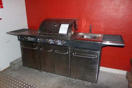 Large gas grill / outdoor kitchen