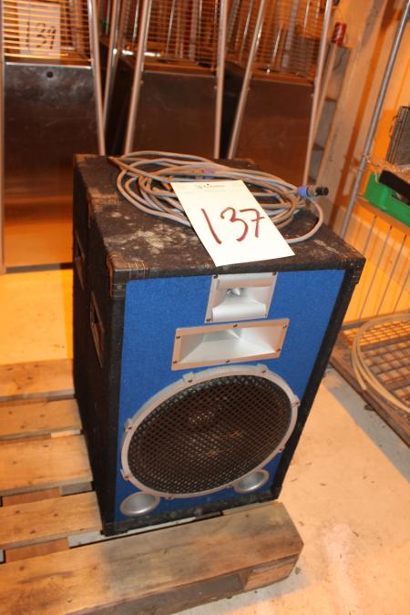 2 pcs speakers. 400 watts brand Raveland.