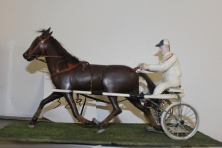Hest med rytter fra 1966 udført af W. Pettesens far
