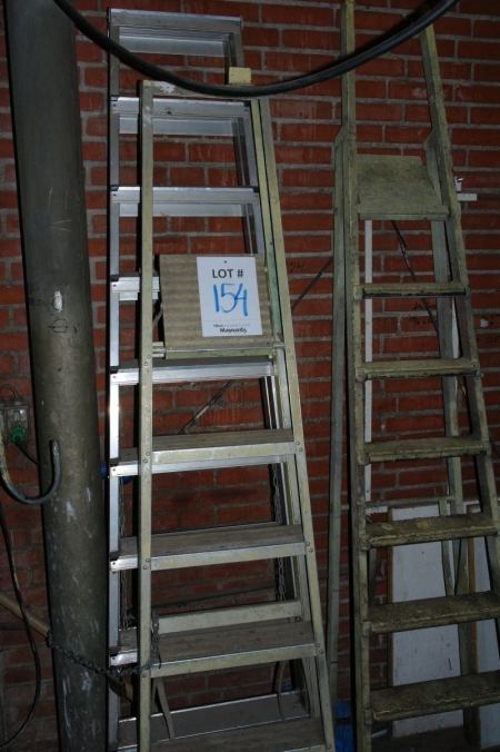 (5) alu trestle ladders + (2) alu ladders + (2) wood ladders
