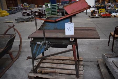 Wood splitter with 3-point linkage / PTO