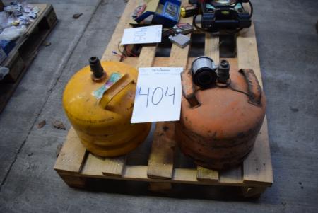 2 pcs. gas cylinders (one is empty)