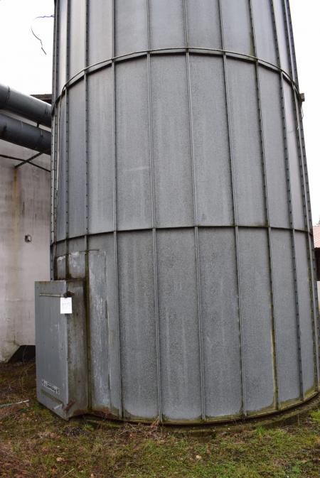 Silo with cyclone ø5.0 m height x 7.50 m. Contents about 100 m³
