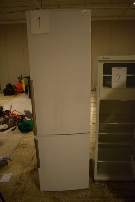 Fridge / freezer marked. 53.5 grams of B x H 180 cm