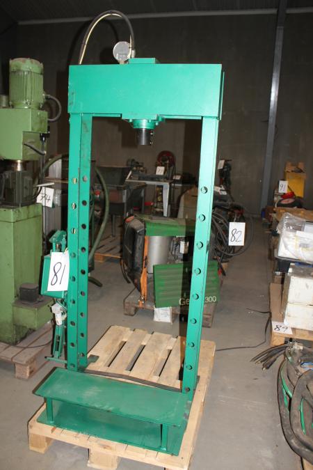Compac Hydraulic Press Type FP20 AA / AR 20 tons max stroke length 215 mm.